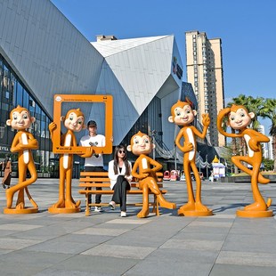 玻璃钢卡通动物生肖猴子雕塑摆件户外景观网红商业街广场美陈装 饰