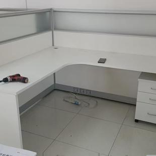 职员办公桌屏风工作位办公桌椅组合办公室工位员工卡位转角办公桌