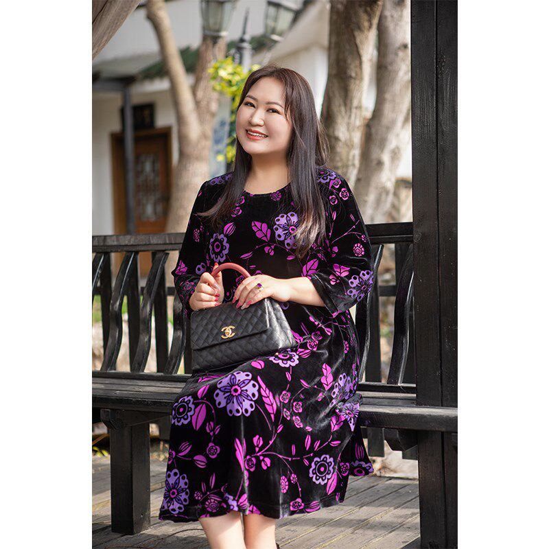 春装女2025年新款黑紫色连衣裙高级感胖mm大码女装显瘦遮肚轻奢