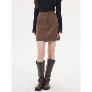 尔给秋季新款复古半身裙显瘦时尚设计感气质高腰短款裙子