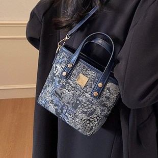 手拎单肩包休闲斜挎水桶 今年流行 包包女式 m2025新款 潮流行时尚