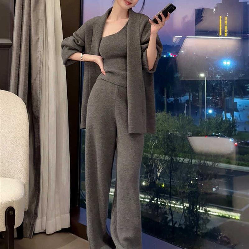 秋季套装女高级感气质洋气新款毛衣开衫背心+裤子针织套装三件套