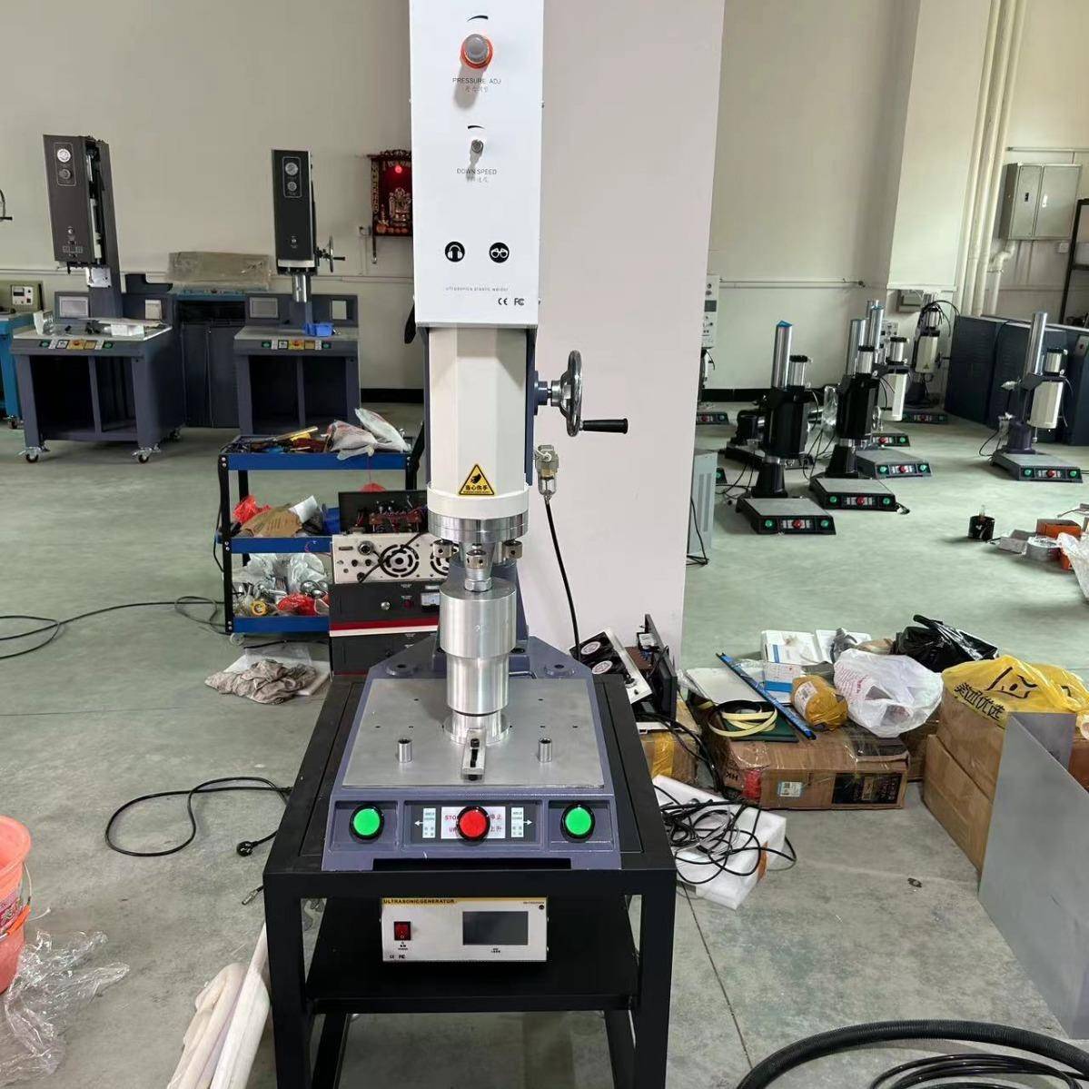 厂家热销广东超声波焊接机数字型超声波焊接机15K2600w超声波