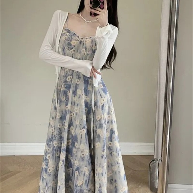 法式蓝色碎花吊带连衣裙女收腰长裙春夏2024新款开衫配裙子两件套