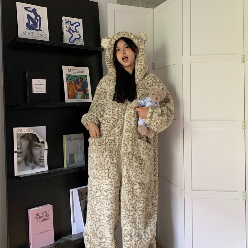 可爱卡通豹纹连帽珊瑚绒连体睡衣女冬款2025年新款加厚保暖家居服