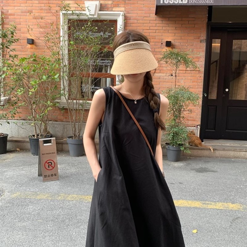 2024夏季气质无袖吊带连衣裙女后背镂空设计感温柔风度假沙滩长裙