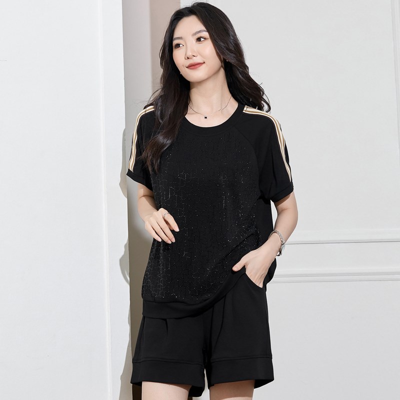 大码女装夏装200斤胖妹妹简约时尚休闲上衣胖mm宽松显瘦短袖T恤衫
