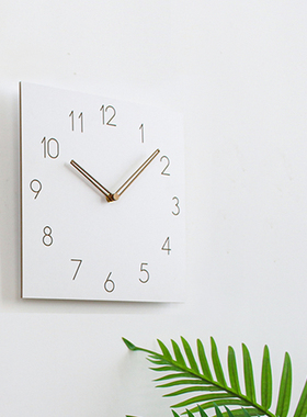 正方形白色挂钟客厅钟表挂墙现代极时尚个性装饰挂表