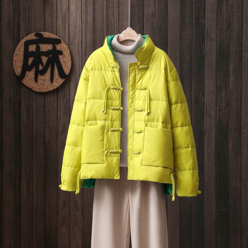 2025秋冬新款复古风名族轻薄羽绒服女士短款立领珍珠盘扣大码外套