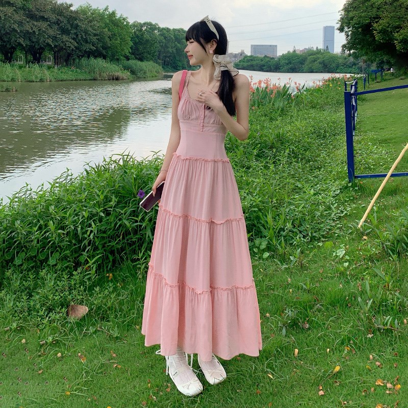 KRO法式极简褶皱连衣裙女2024夏季新款收腰仙女吊带显瘦百搭长裙