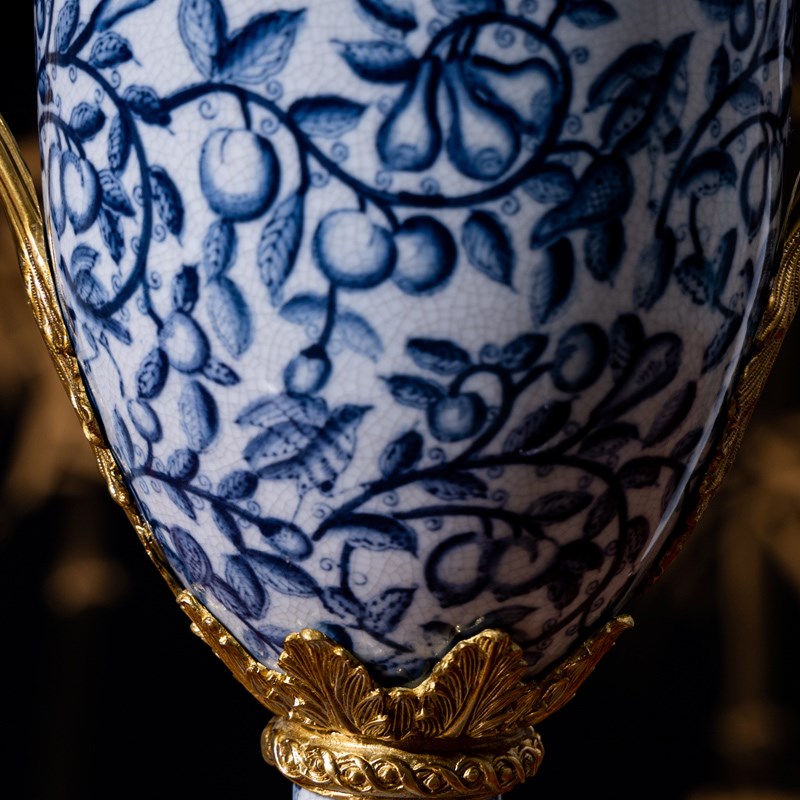 欧式古典青花陶瓷镶铜装饰奖杯摆件高档奢华家居客厅玄关柜设计师