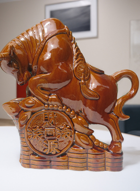 牛气冲天陶瓷斗牛牛生肖办公室办公桌装饰品金色的牛送人礼品