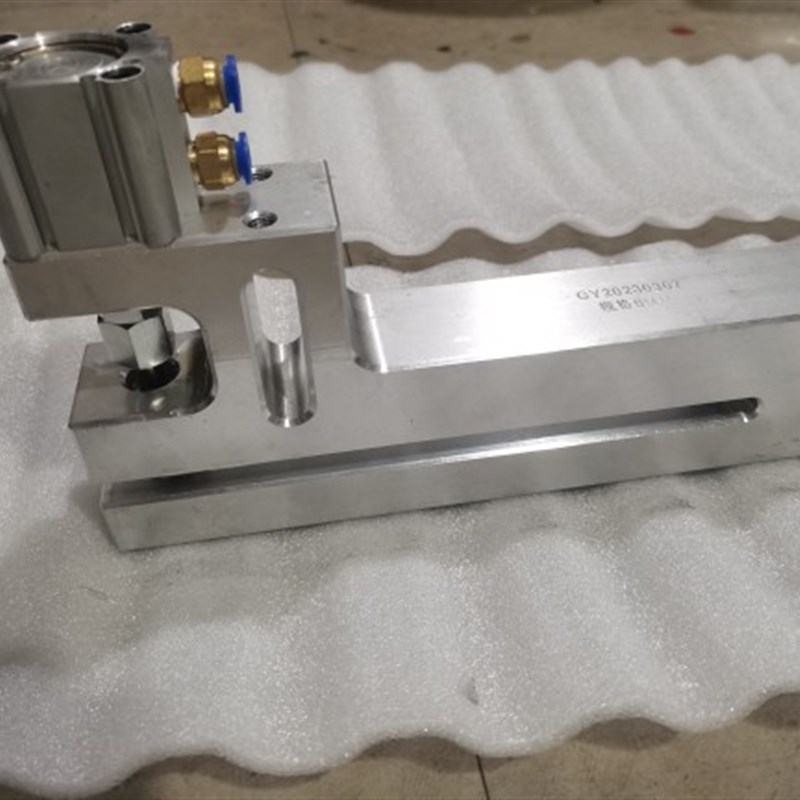 制袋机塑胶袋打孔机110mm过料200mm小圆孔包装袋Z气动打孔机