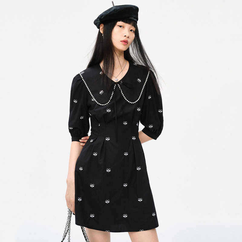 收腰透气凉感中袖可脱卸领连衣裙