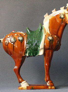 唐三彩马陶瓷马三花高樱马摆件家居客厅玄关装饰品礼品工艺品摆件