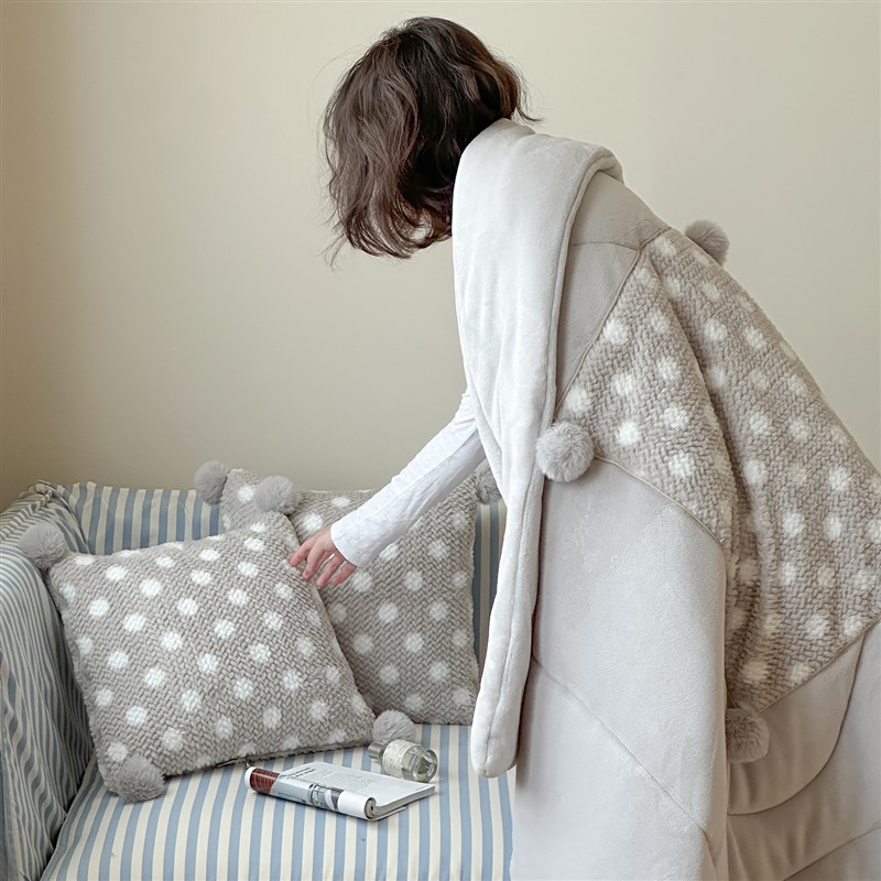 波点防静电枕头被两用二合一汽车加厚午M睡枕头被沙发客厅枕头