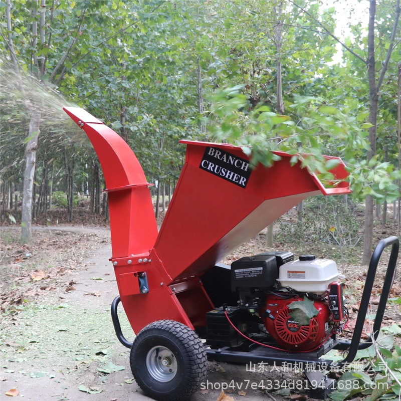新款树枝粉碎机小型移动树枝粉碎机汽油机驱动枝条碎枝机