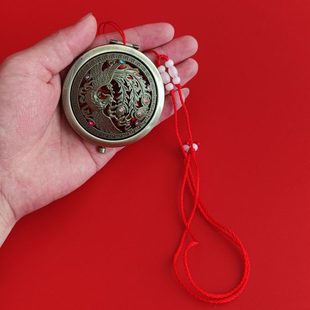 仿铜镜金属小镜子结婚新娘陪嫁挂镜挂胸前出嫁随身压腰美人镜挂镜