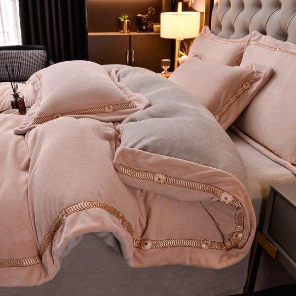 高档轻奢牛奶绒床上四件套冬季加厚双面珊瑚绒刺绣被套法兰绒冬款,床上用品,酒店床品套件,淘宝优惠券,粉丝福利购,淘宝优惠卷