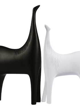 北欧简约黑白对马抽象摆件创意家居客厅电视柜酒柜书房装饰品摆设