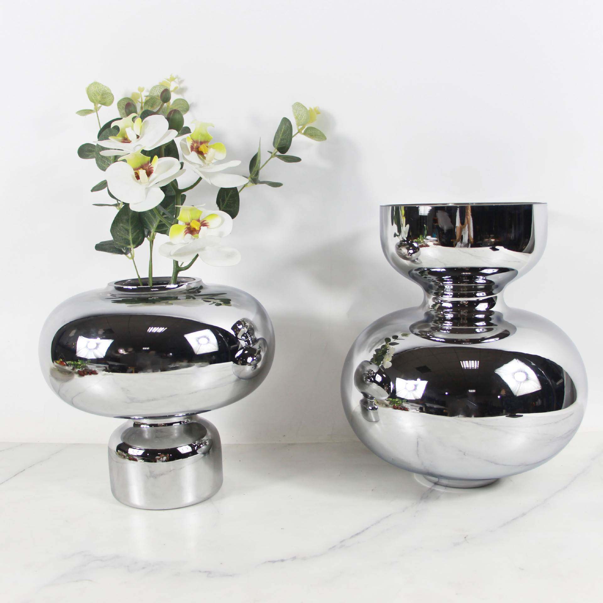 现代简约电镀银色彩色蓝色玻璃花瓶样板间样品屋展示中心餐桌花器