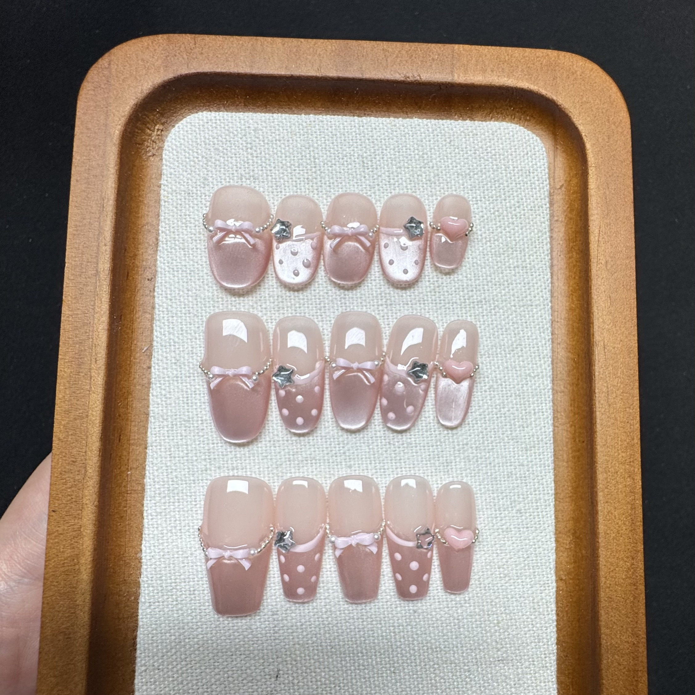 F07手工穿戴美甲猫眼 三单包邮 默认微瑕 no退no换 每晚八点直播