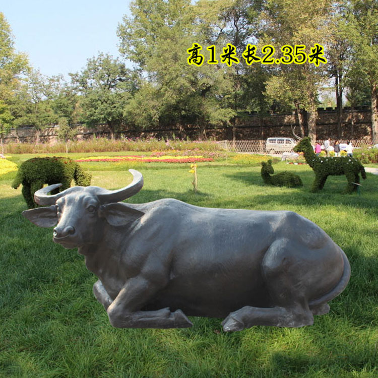 石膏玻璃钢定制写实白马雕塑水牛长颈鹿动物雕像彩绘订耕牛摆件