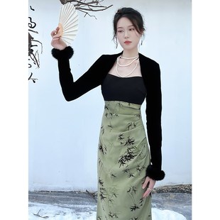 秋冬 绿色吊带裙女套装 鹿与玫瑰新中式 国风改良复古连衣裙气质修身