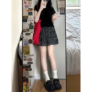 黑色碎花短裙女夏季薄款胖妹妹mm高腰遮胯显瘦梨形身材a字半身裙