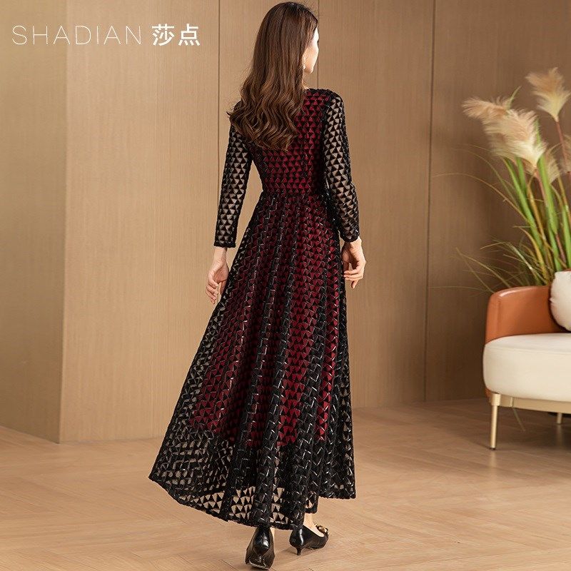 2024早春新款长袖蕾丝连衣裙收腰显瘦长裙V领长款过膝时尚大摆裙,女装/女士精品,连衣裙,淘宝优惠券,粉丝福利购,淘宝优惠卷