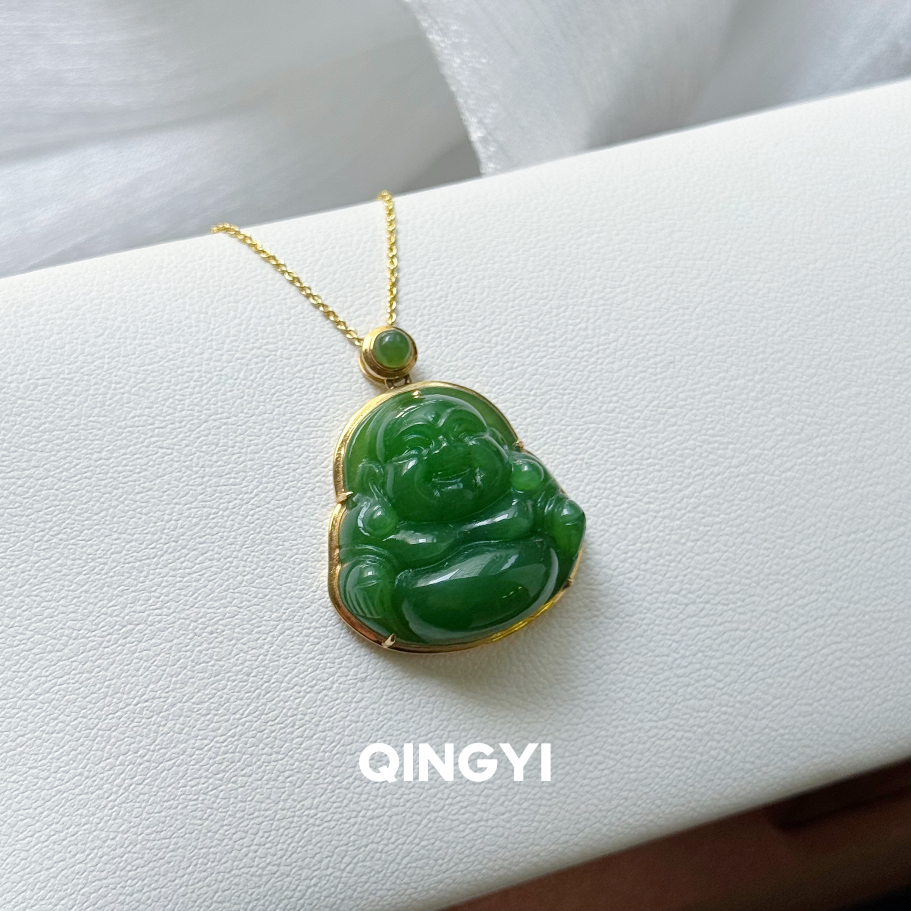 天然俄料和田玉碧玉佛公吊坠18k金菠菜绿女款弥勒佛玉石挂件朋友