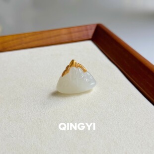 18K金天然正品新疆和田玉白玉吊坠 背有靠山男女款玉石挂件锁骨链