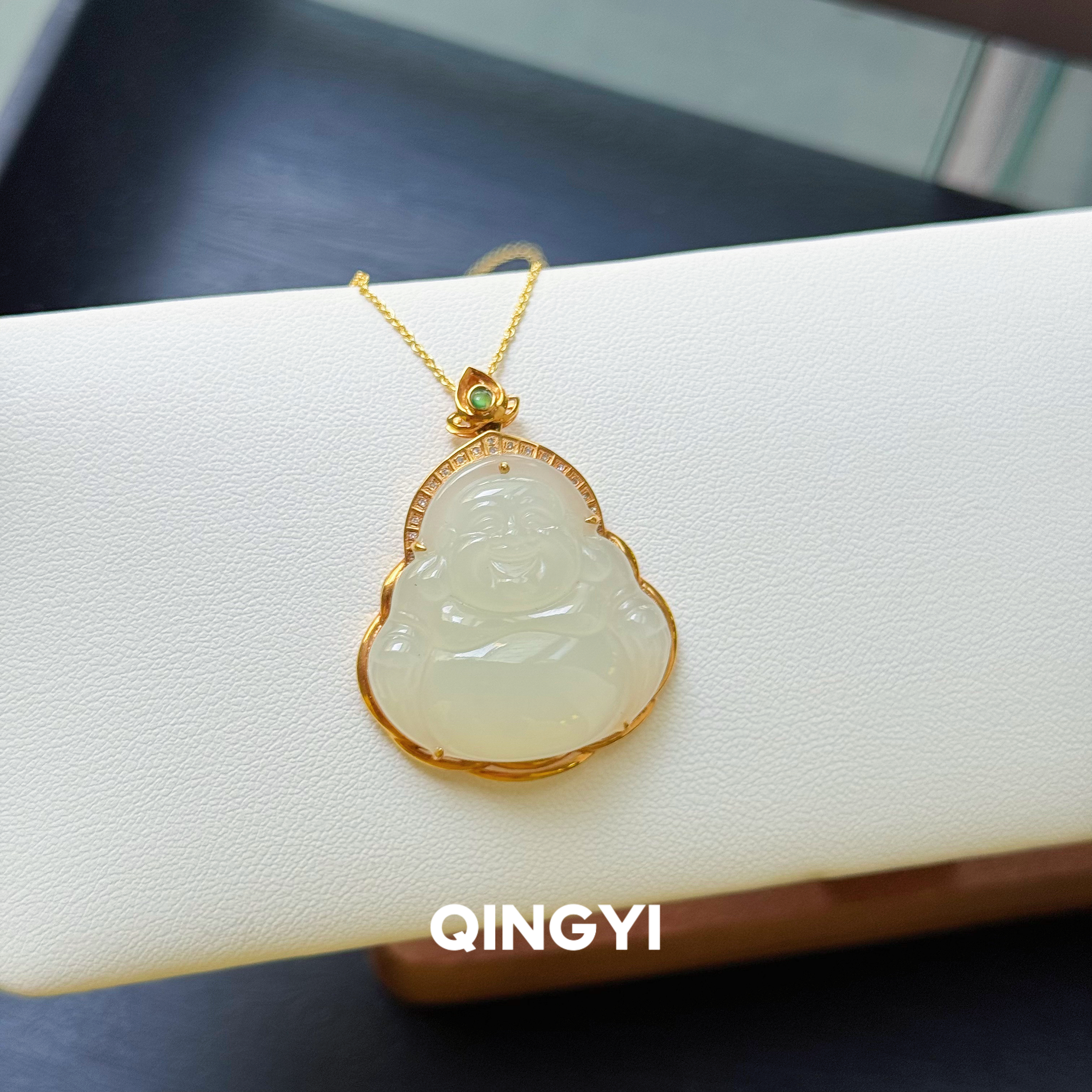 天然青海和田玉冰种白玉佛公吊坠18K金镶女款弥勒佛玉石挂件玉坠