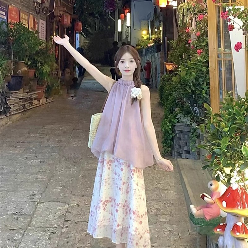 温柔风套装裙女夏季法式挂脖气质衬衫上衣仙女碎花半身裙两件套女