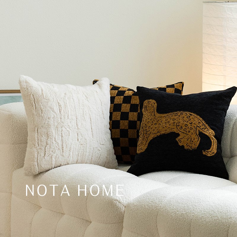 中古风抱枕轻奢高级感沙发靠枕老钱风猎豹软装靠垫床头方形抱枕套