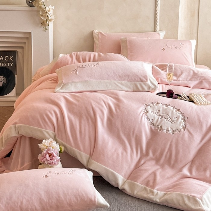 高克重牛奶绒轻奢刺绣撞色拼接工艺款四件套绣花床品套件被套床单,床上用品,床品套件/四件套/多件套,淘宝优惠券,粉丝福利购,淘宝优惠卷