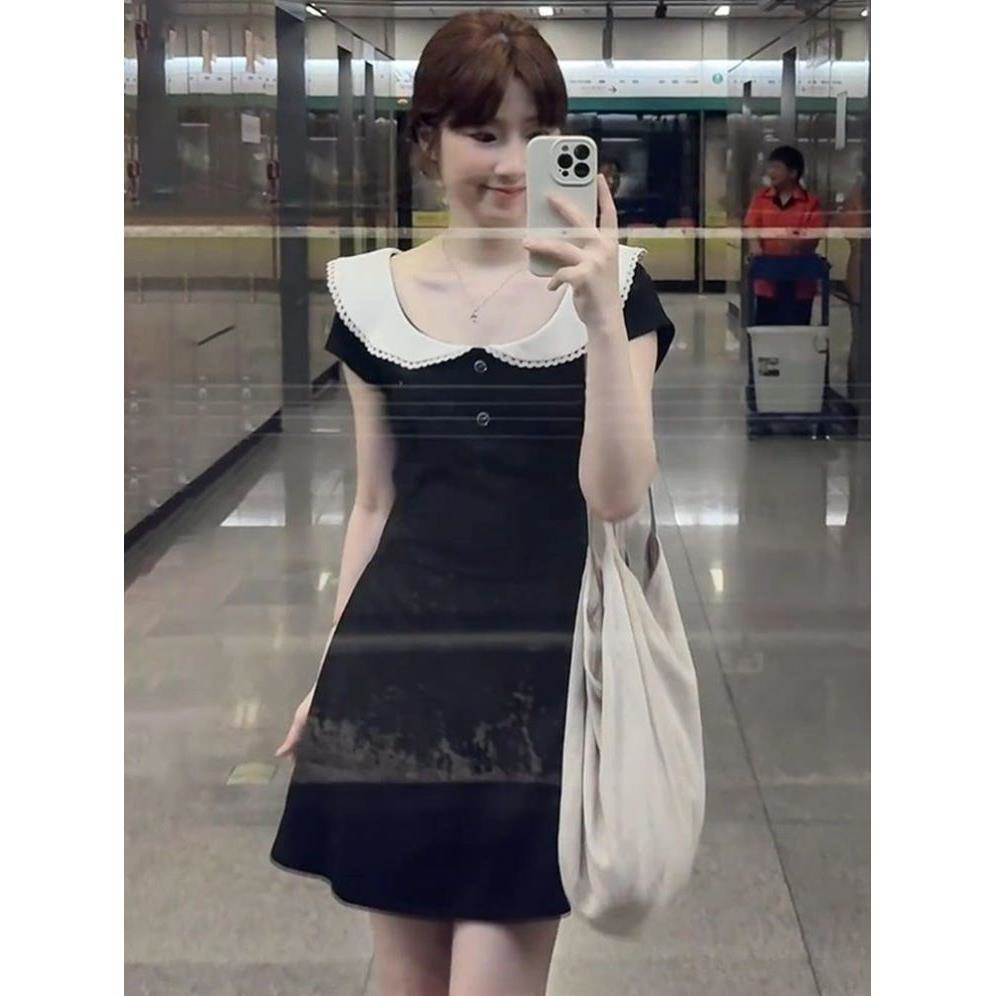夏季穿搭韩系独特绝美巨好看掐腰法式赫本风黑色娃娃领连衣裙子女