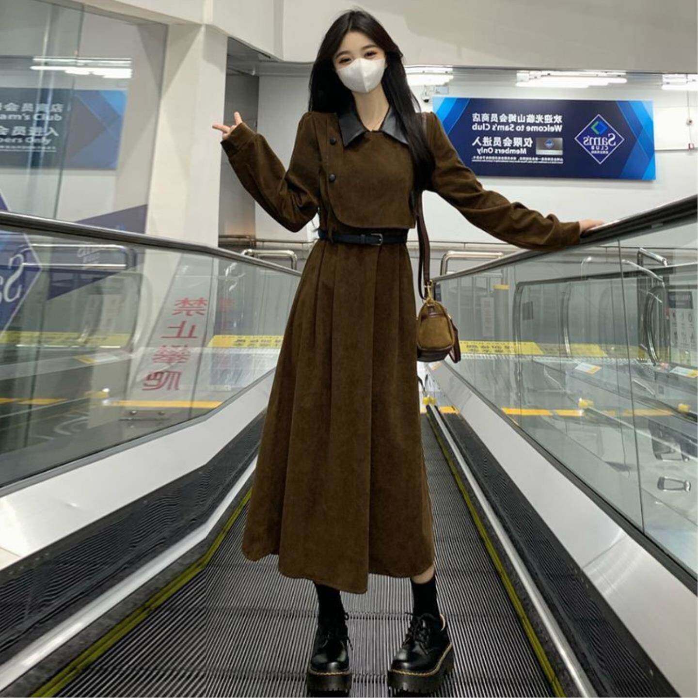 2026年早春新款长袖连衣裙法式复古文艺假两件修身显瘦收腰长裙子