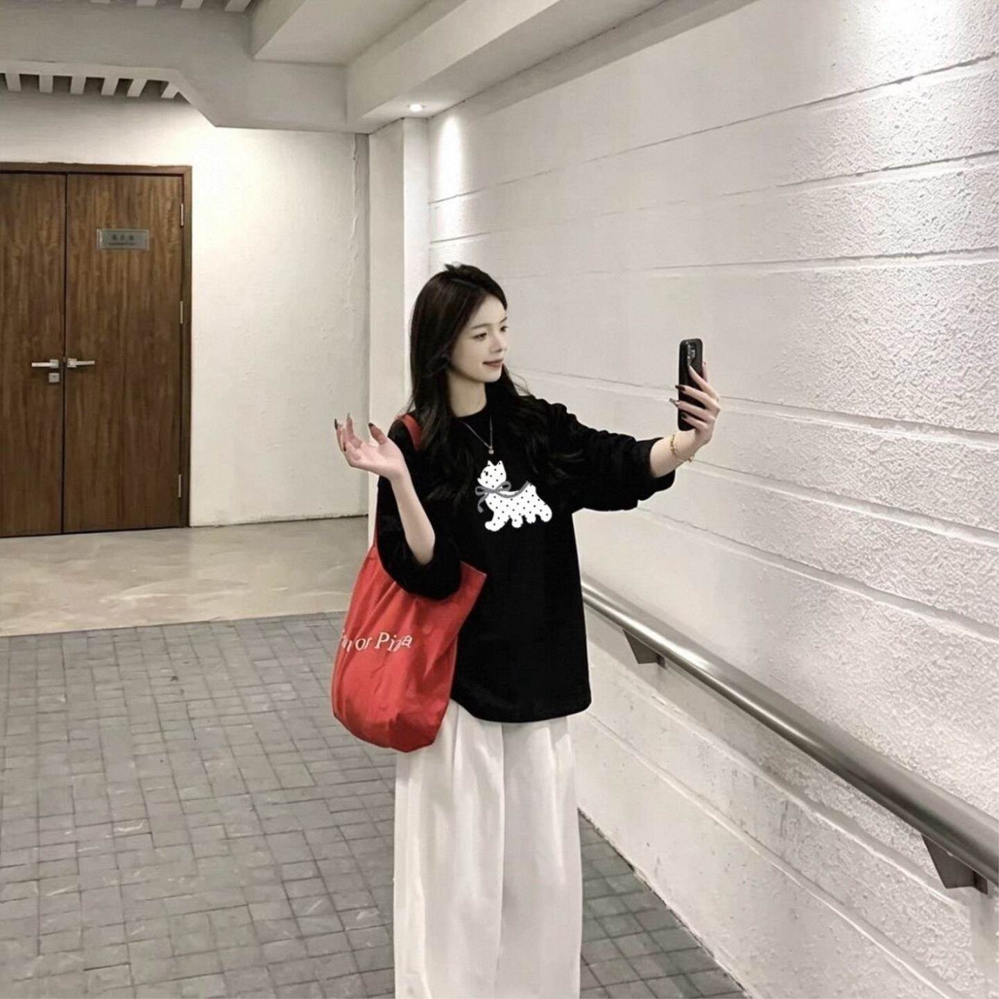 可爱波点小狗印花长袖T恤女春季简约棉质遮肉休闲基础款套头上衣