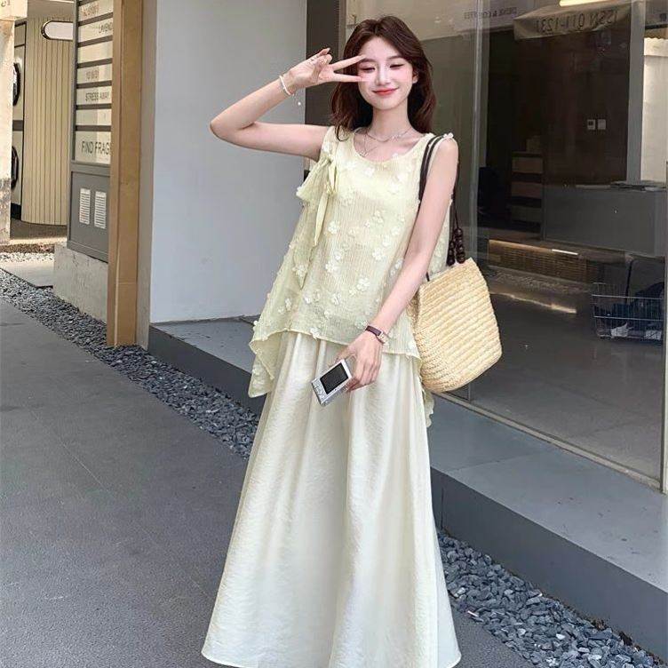 立体花朵黄色无袖连衣裙女夏法式两件套减龄流行时尚