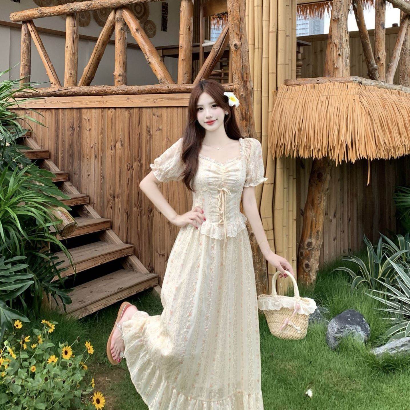 大码甜美泡泡袖蕾丝边碎花连衣裙夏季胖mm显瘦收腰方领绝美仙女裙