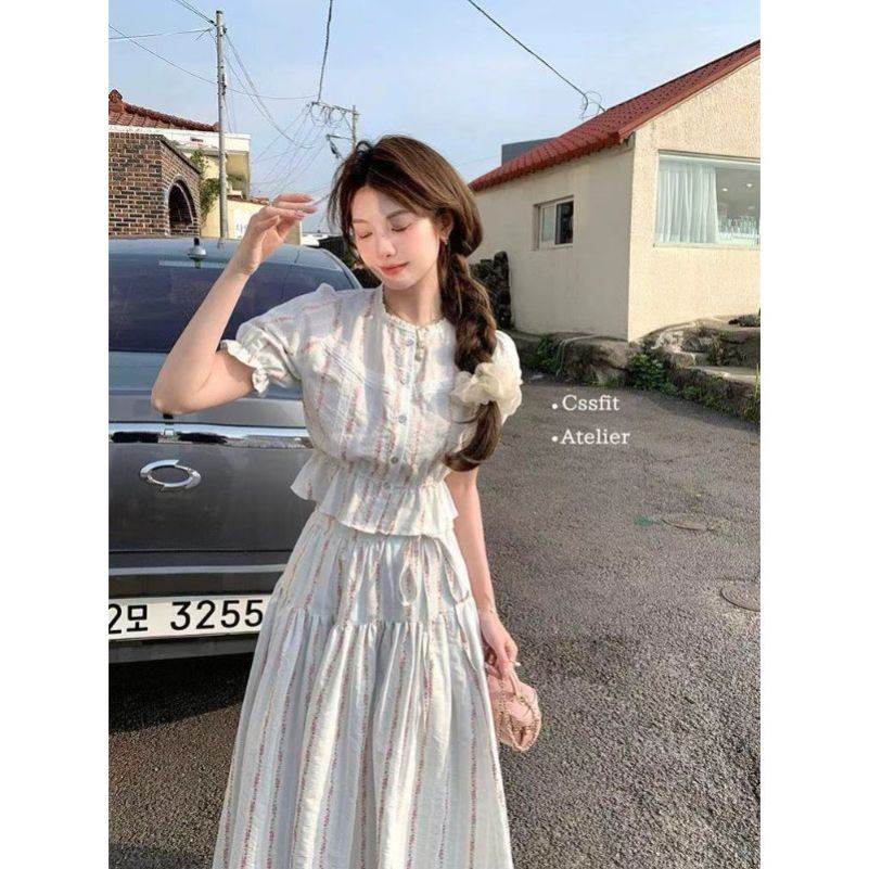 清爽夏日 复古碎花套组刺绣短款上衣女+半身裙
