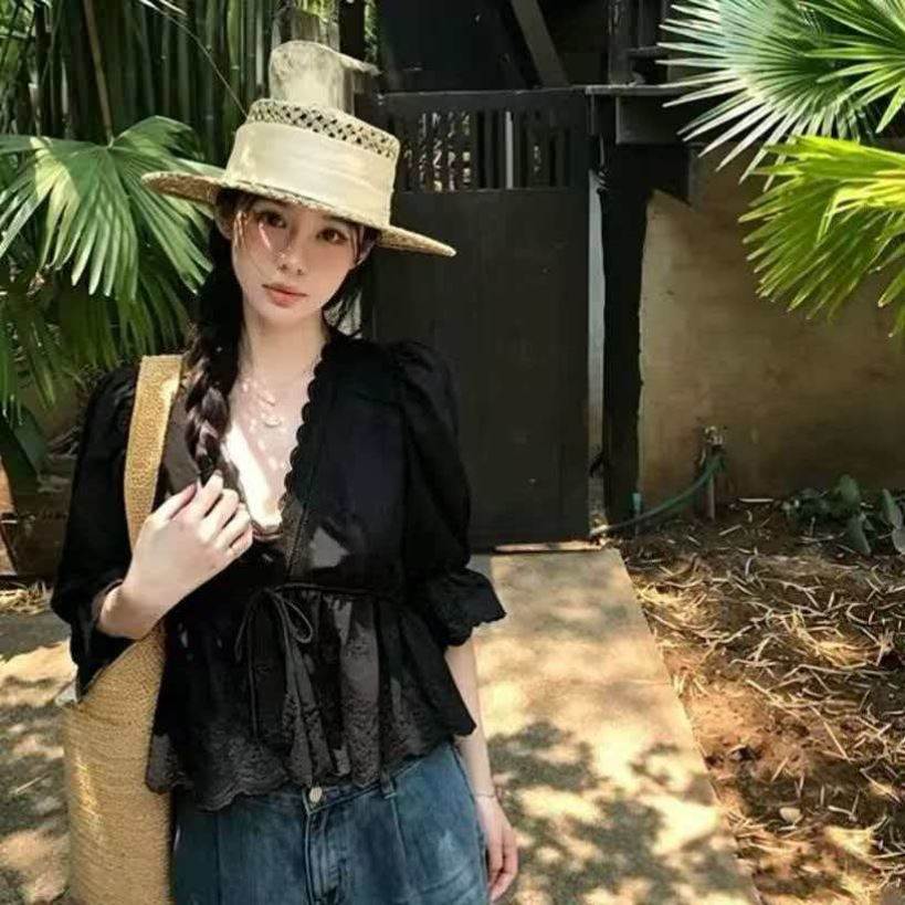 刺绣花边拼接法式v领上衣女2026夏收腰绑带韩版甜美衬衫