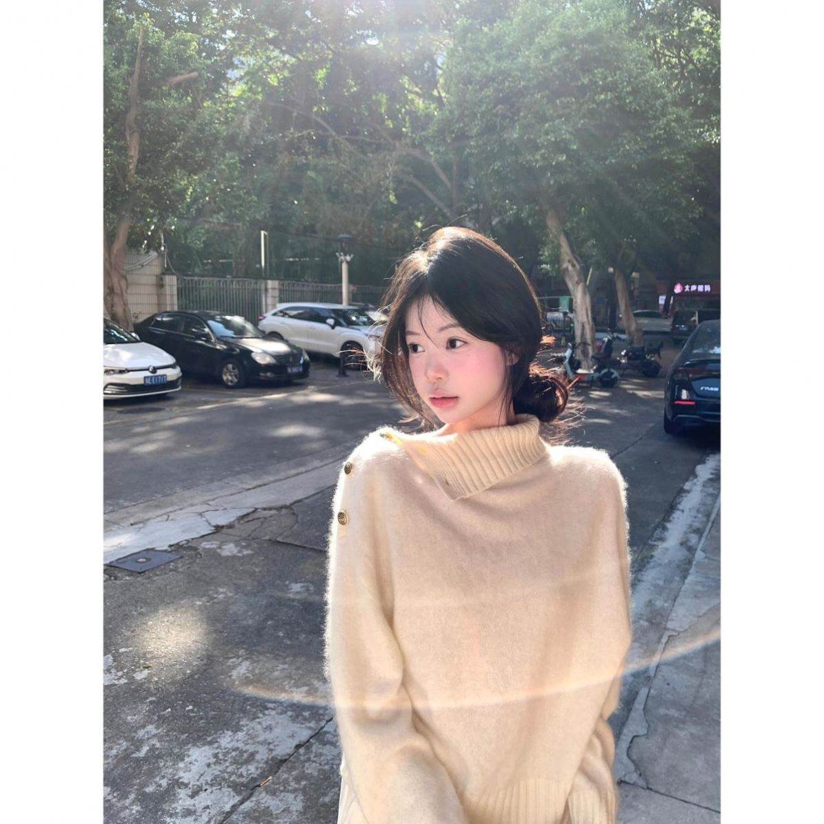慵懒风高级设计感高领毛衣女秋冬宽松外穿软糯奶呼呼套头白色上衣