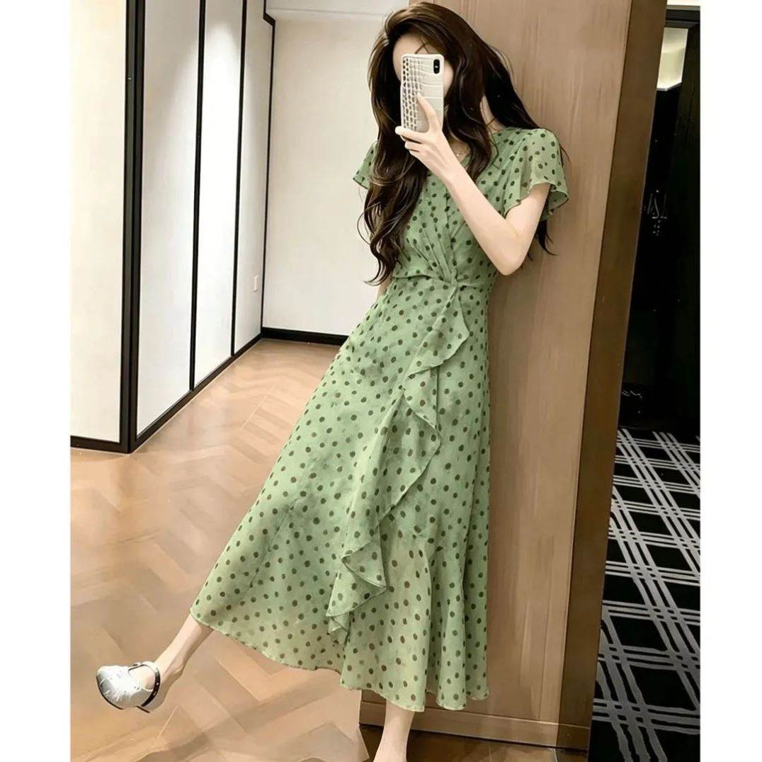 法式绿色波点连衣裙女夏季V领收腰荷叶边飞飞袖显瘦中长款裙子
