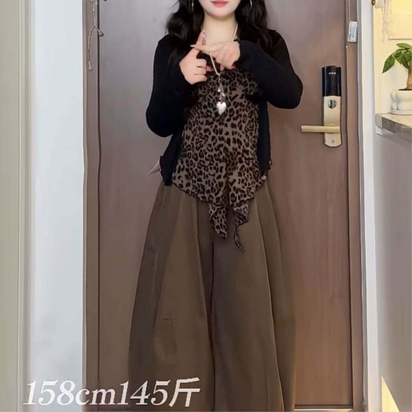 大码胖mm巨好看辣妹风豹纹吊带背心开衫女新款休闲裤高级三件套装