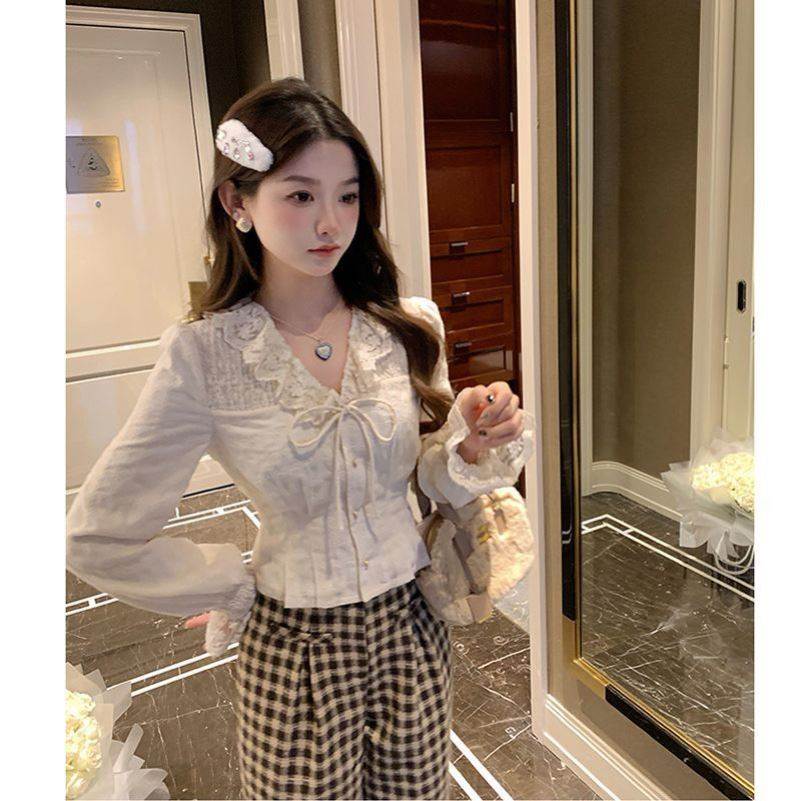 法式复古漂亮小衫内搭上衣女春季新款设计感小众别致收腰蕾丝衬衫