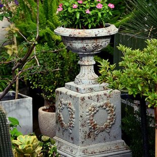 欧式 饰节日氛围搭配摆件 大号复古酒杯花盆罗马柱底座露台庭院装