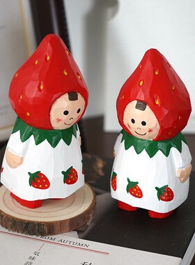草莓娃娃手工木雕小摆件公仔可爱木质雕刻治愈系卡通书桌装饰品