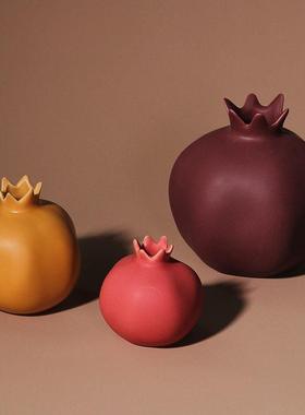中式现代莫兰迪色陶瓷石榴摆件样板房间家居客厅设计师款软装饰品